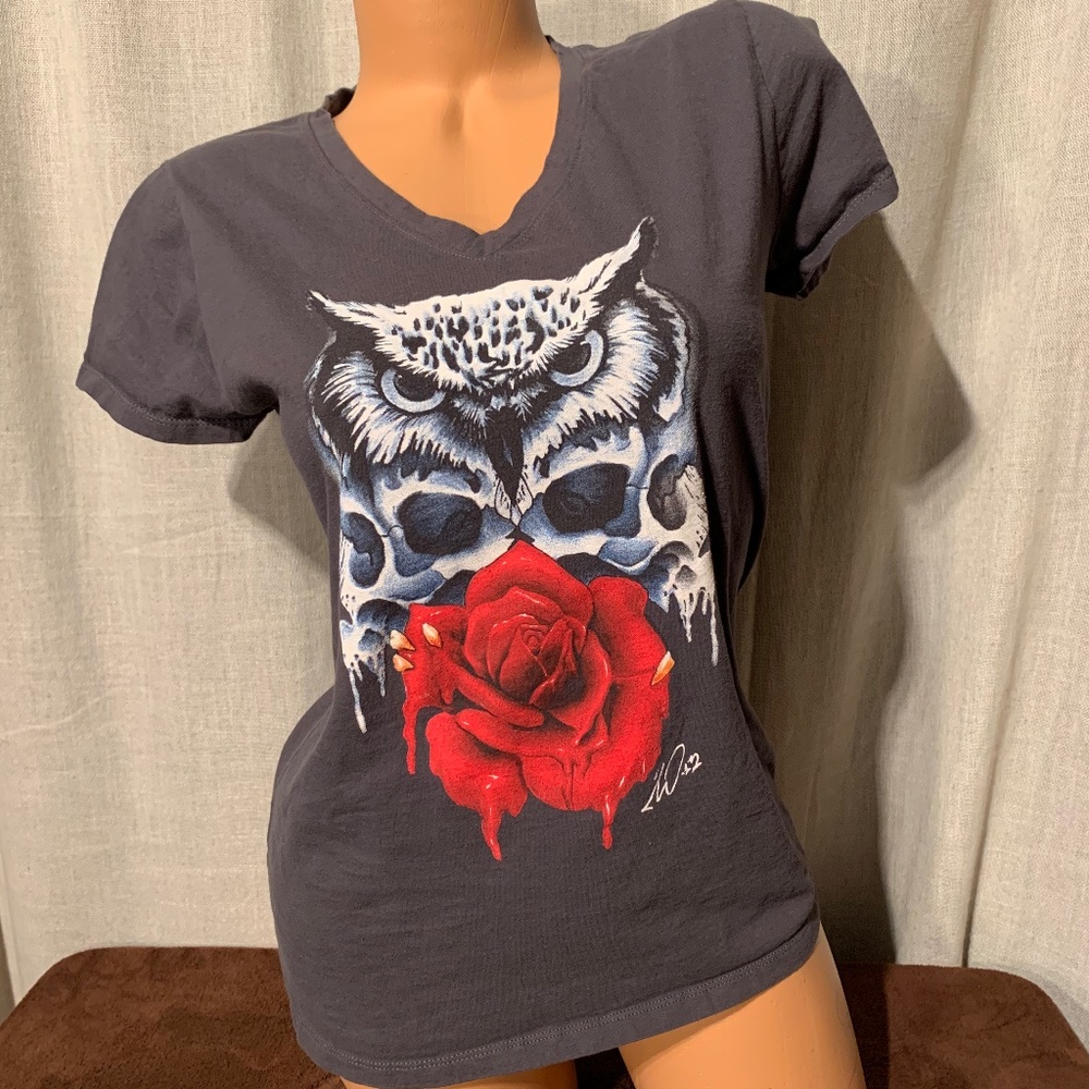 Owl, skull, rose v neck tee